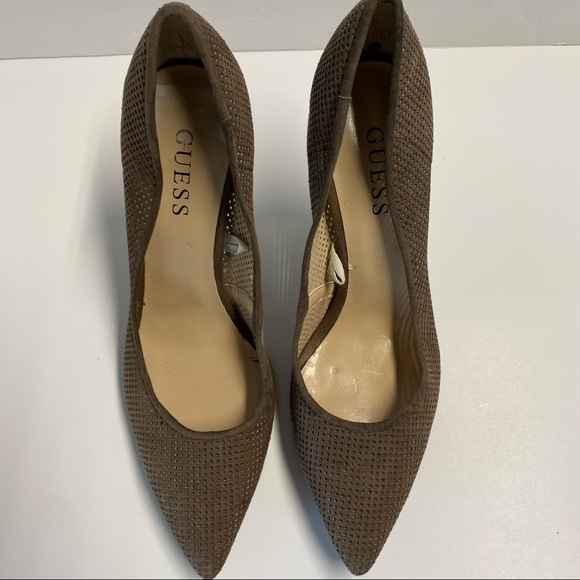 Guess woman’s gorgeous brand taupe size 8, - Picture 5 of 12